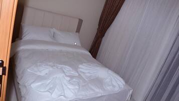 Soundproofing, free WiFi, bed sheets