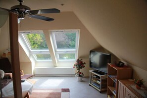 Apartment, 2 Bedrooms | Living area - Ferienwohnung in Radbruch (Radbruch)