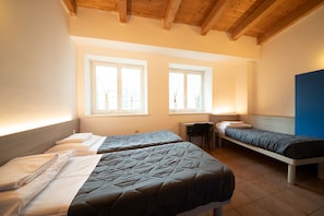 Family Room | Desk, free WiFi, bed sheets, wheelchair access - Ostello Rovereto (Rovereto)