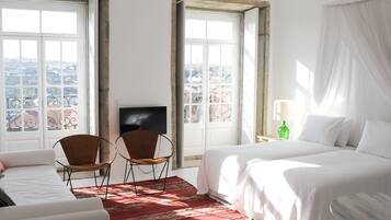 Deluxe Room, River View | Desk, soundproofing, free WiFi, bed sheets