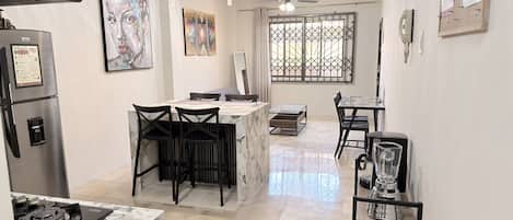 Appartamento, 2 camere da letto | Cucina privata | Frigorifero con congelatore, microonde, forno, piano cottura