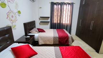Comfort Apartment, 2 Bedrooms | 1 bedroom, blackout drapes, free WiFi, bed sheets