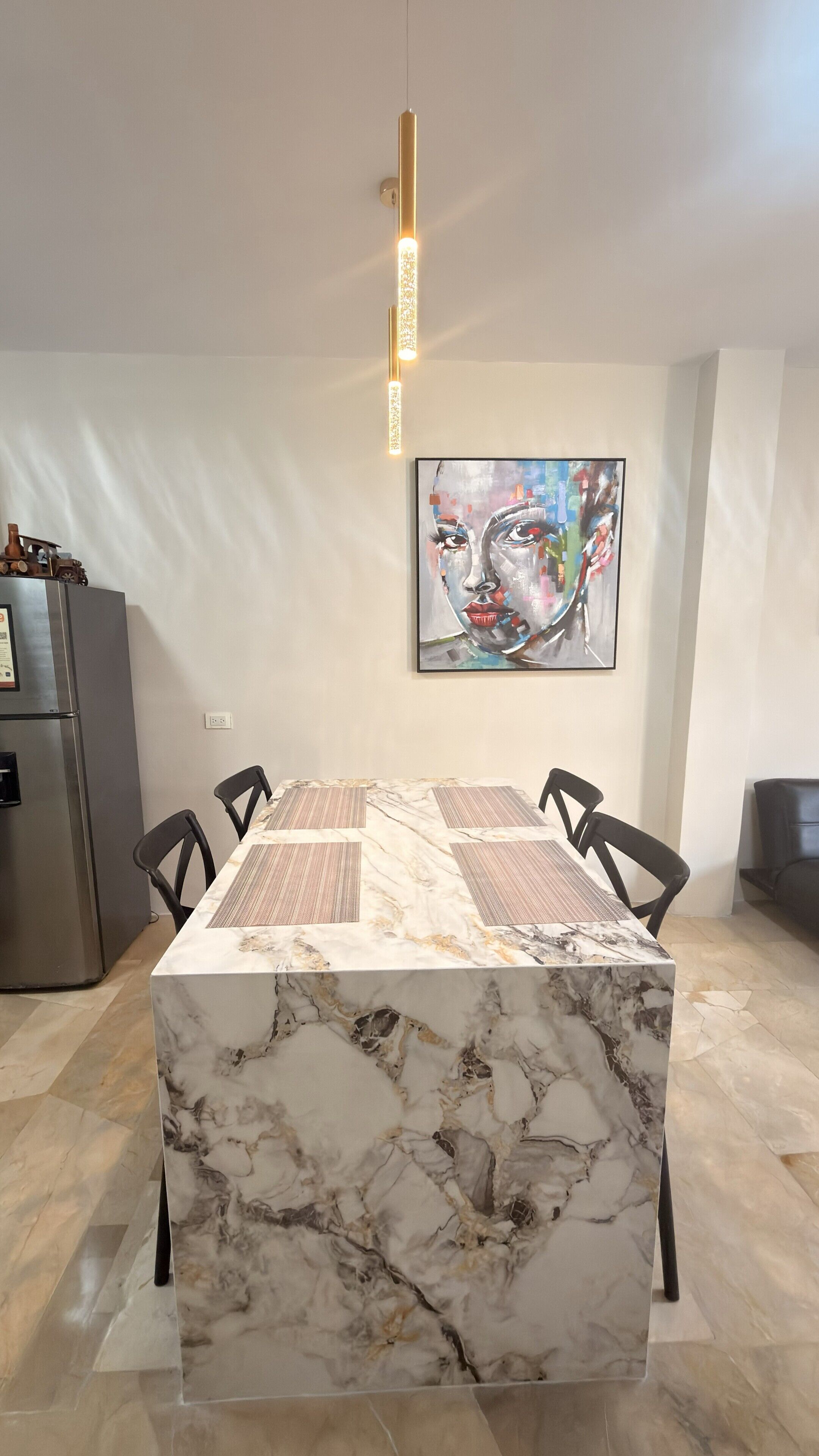 Apartment, 2 Bedrooms | Dining room