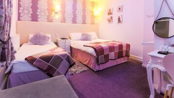 Deluxe Triple Room, Multiple Beds | Desk, iron/ironing board, free cots/infant beds, rollaway beds