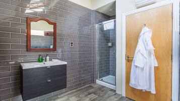 Deluxe Double Room | Bathroom