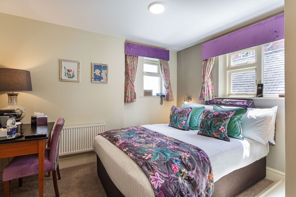 Classic Single Room