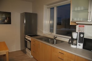 Shared kitchen - Acco Guesthouse (Akureyri)