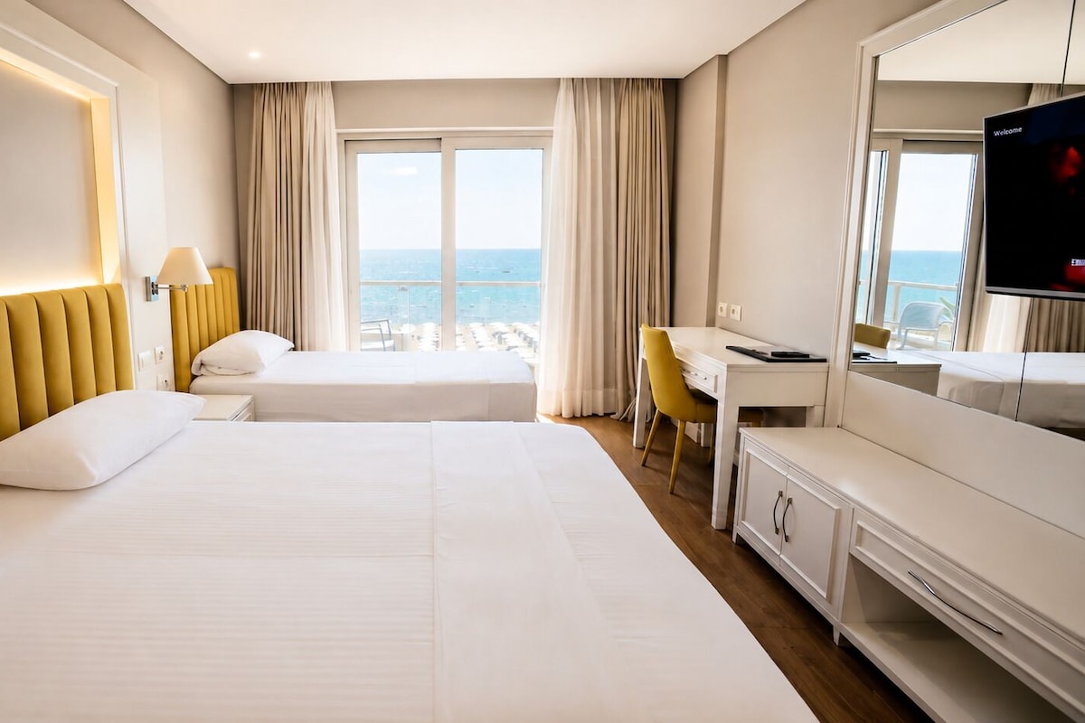 Superior Room, 1 Bedroom, Sea View | In-room safe, desk, laptop workspace, soundproofing