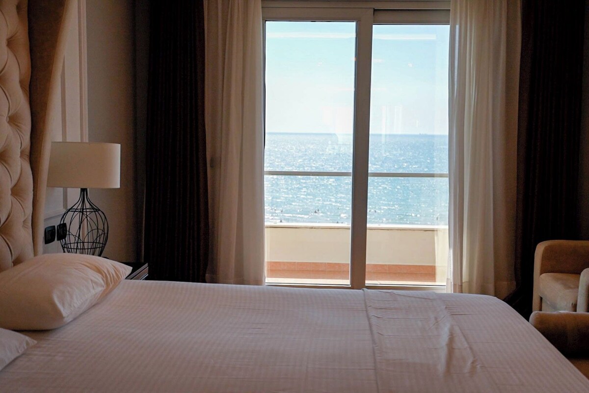 In-room safe, desk, laptop workspace, soundproofing