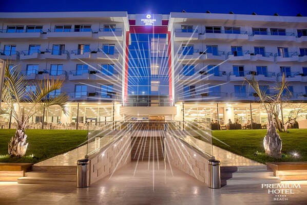 Façade de l’hébergement - soirée/nuit