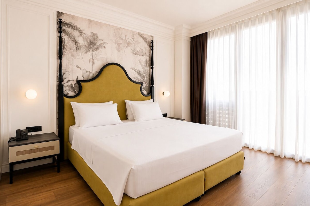 Deluxe Double Room | In-room safe, desk, laptop workspace, soundproofing