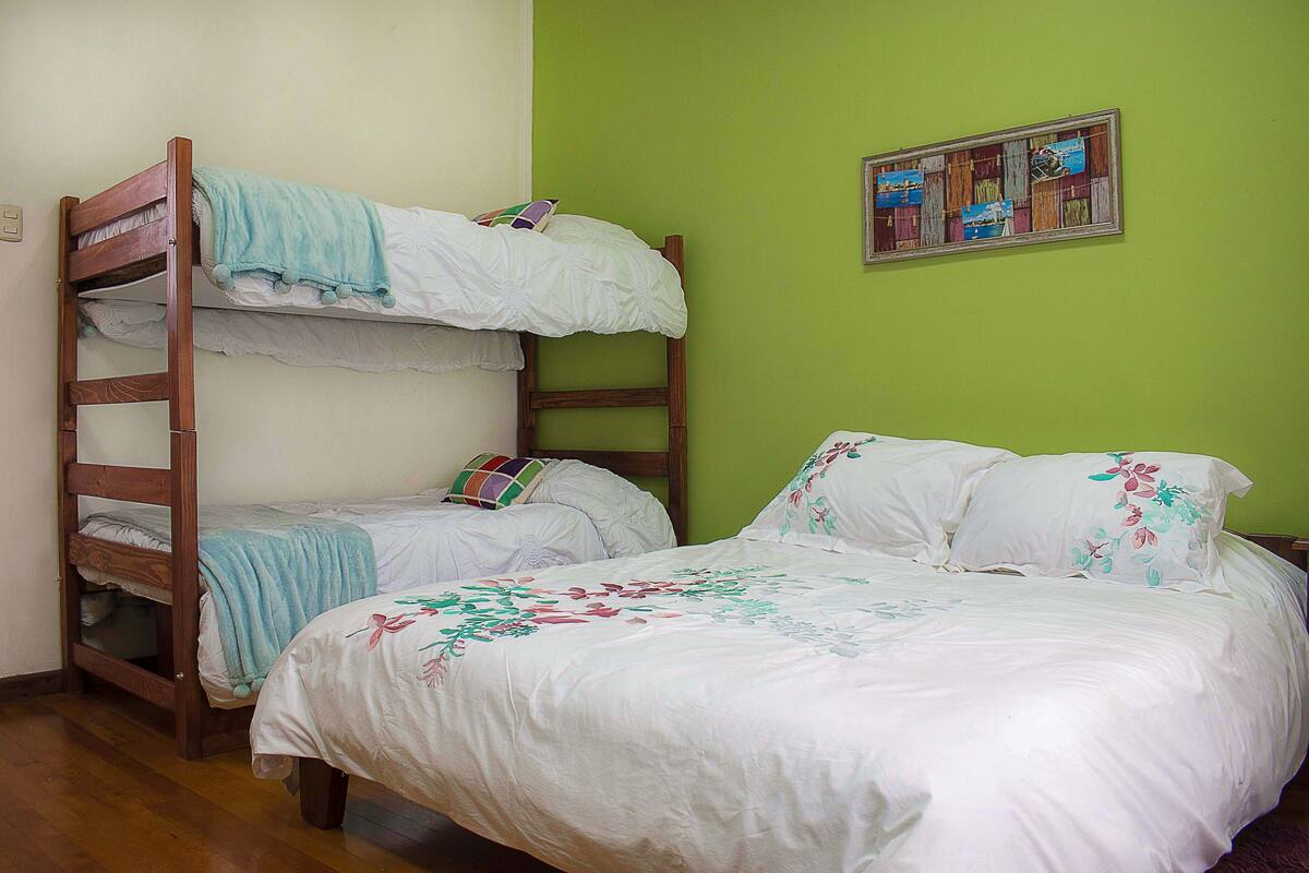 Iron/ironing board, free WiFi, bed sheets