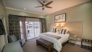 Equestrian Luxury Lodge (4 Bedroom) | Coffee and/or coffee maker - Eezi Bookings Dullstroom - Private Rentals (Dullstroom)
