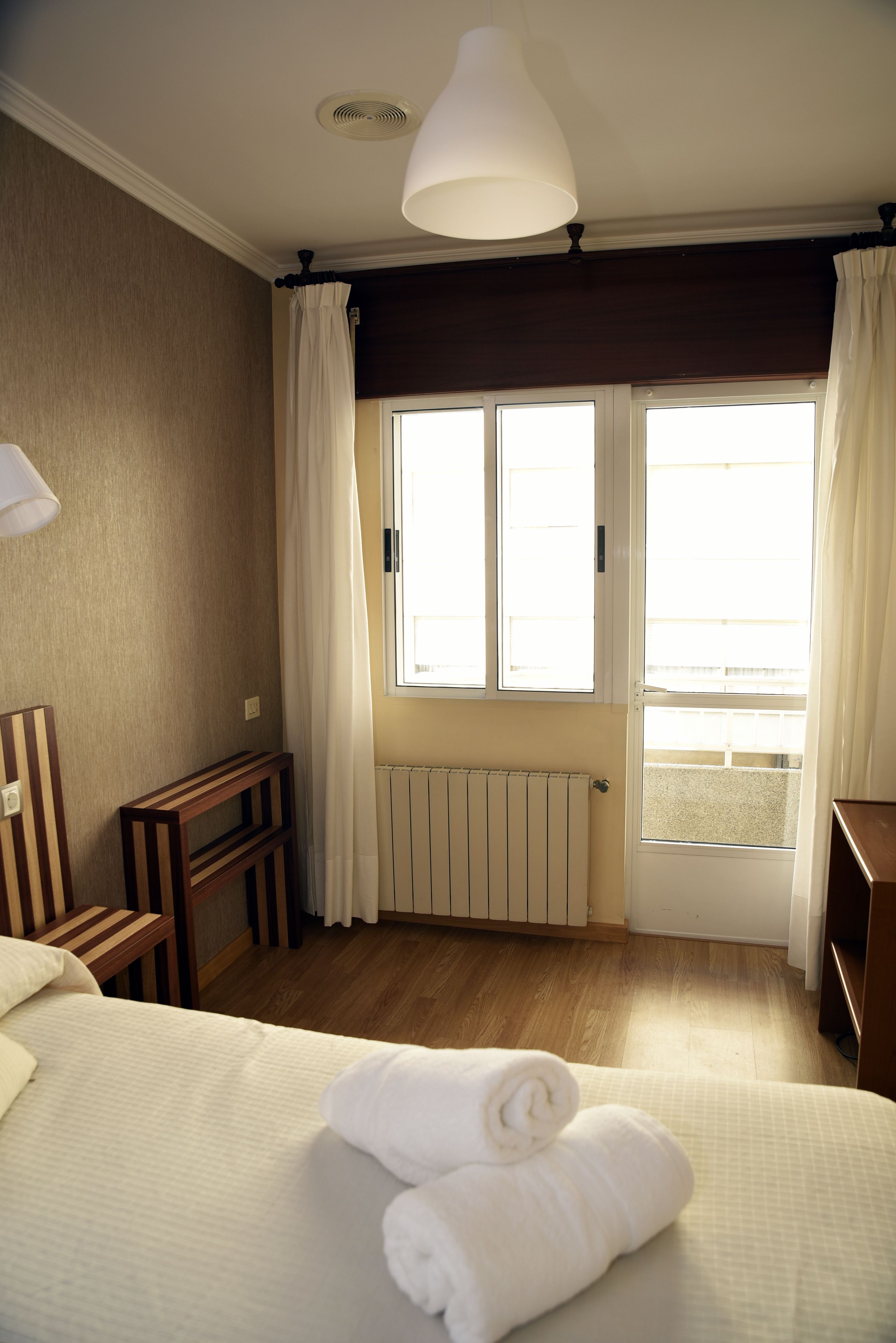 double room | free wifi, bed sheets