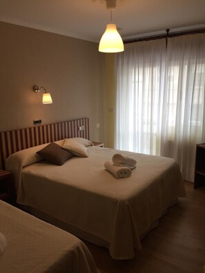 Free WiFi, bed sheets - Hotel Villa De Ribadeo (Ribadeo)