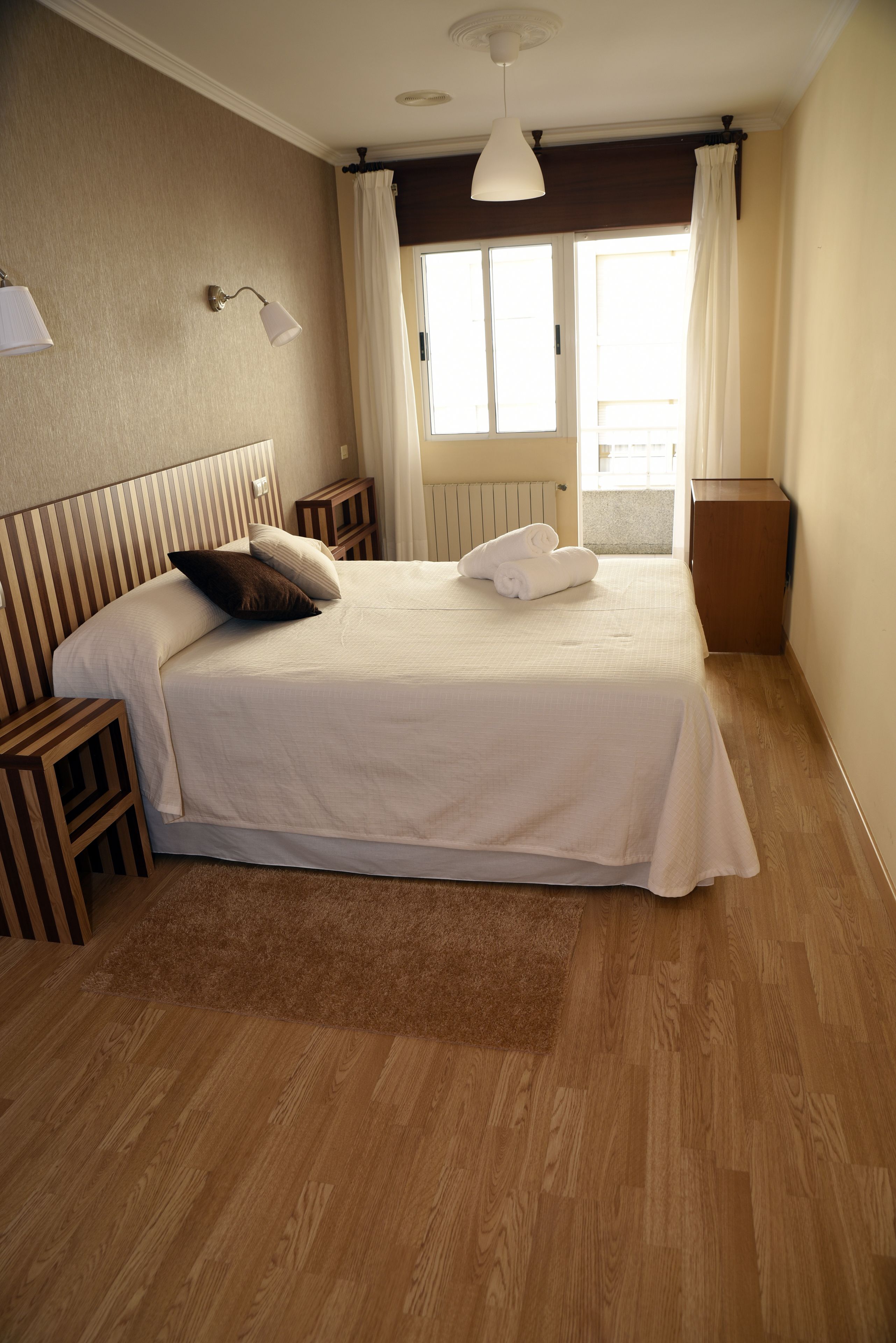 double room | free wifi, bed sheets