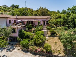 Fachada de la propiedad