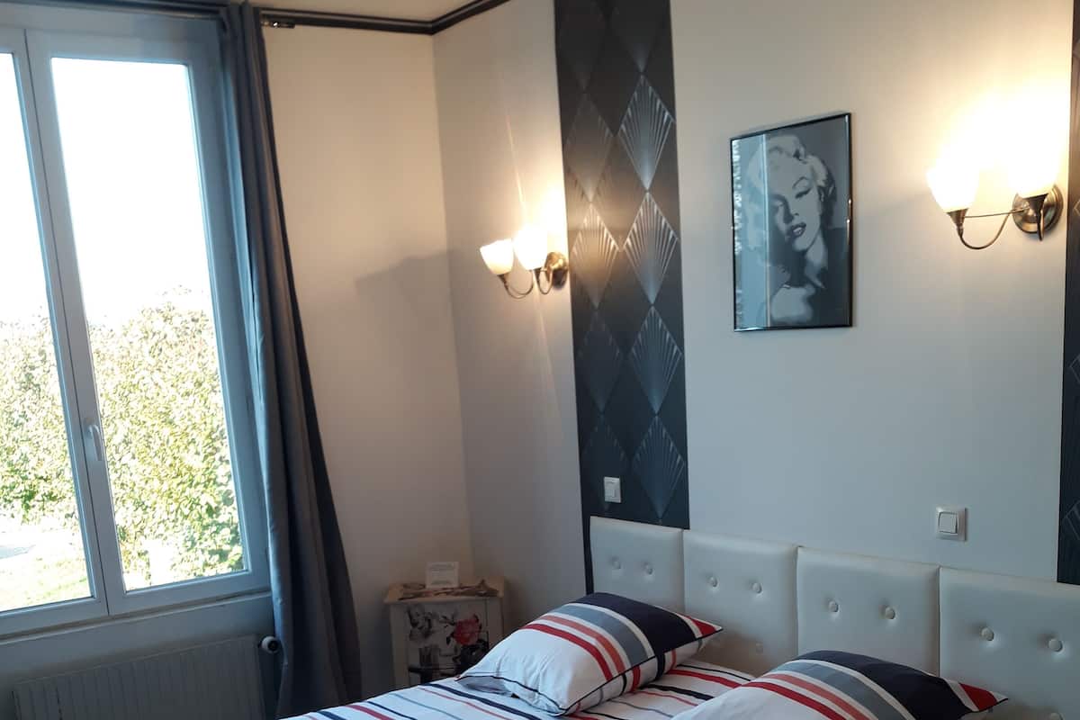 Deluxe Double Room | Premium bedding, desk, iron/ironing board (on request), free WiFi