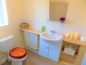 Classic-Apartment, 4 Schlafzimmer | Badezimmer | Kostenlose Toilettenartikel, Handtücher