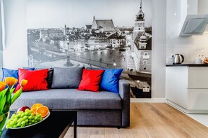 Apartment | Wohnzimmer | 40-Zoll-Smart-TV mit Kabelempfang, Fernseher