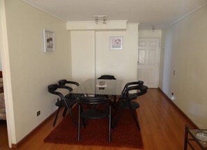 Apartment, 2 Bedrooms, Private Bathroom | In-room dining - Inmobiliaria Mirsil Ventana al Mar (Iquique)