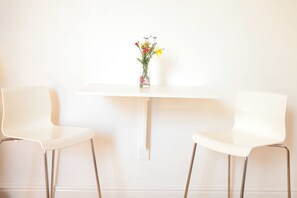 Comfort Twin Room, 2 Single Beds, Kitchenette | Room amenity