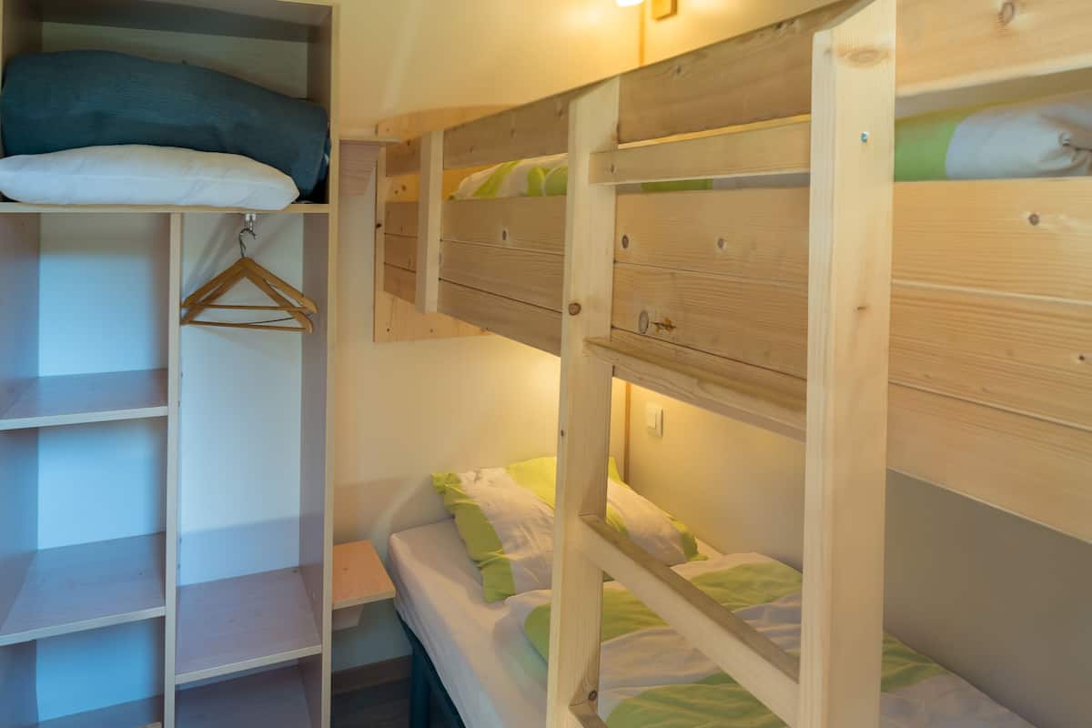 Individuell dekoriert, individuell eingerichtet, Schreibtisch