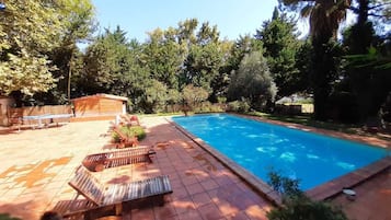 Sæsonbestemt udendørs pool