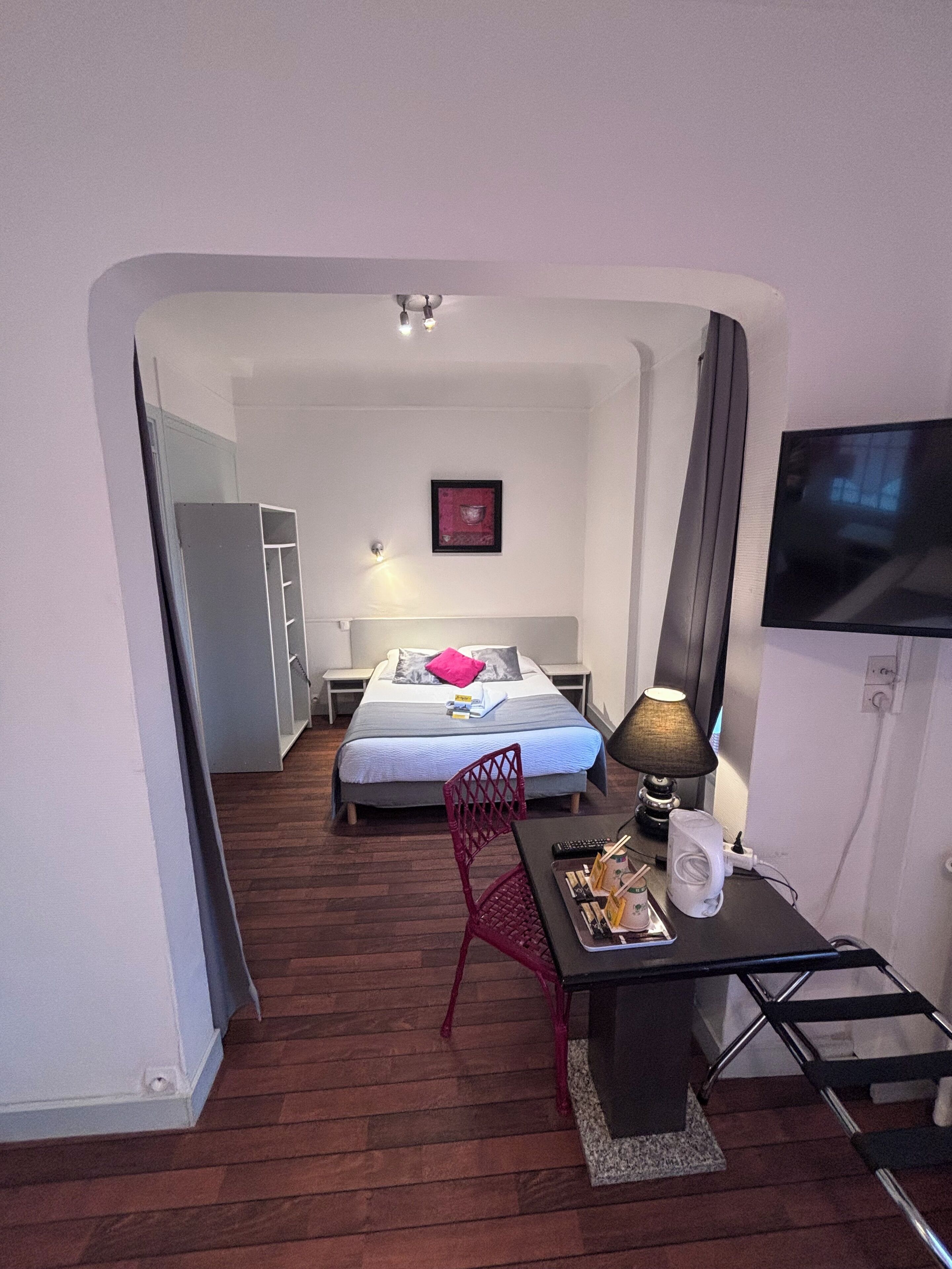 quadruple room | 1 bedroom, individually decorated, individually furnished, desk