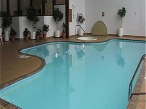 Sisäuima-allas, ulkouima-allas