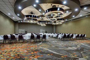 Banquet hall - Mount Vernon Hotel and Event Center (Mount Vernon)
