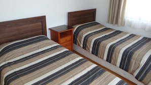 2 bedrooms, desk, iron/ironing board, bed sheets - Inmobiliaria Mirsil Victor Osvaldo (Iquique)