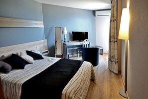 Blackout curtains, soundproofing, iron/ironing board, free WiFi