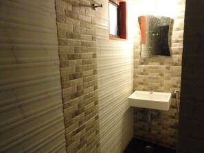 淋浴设施、免费洗浴用品