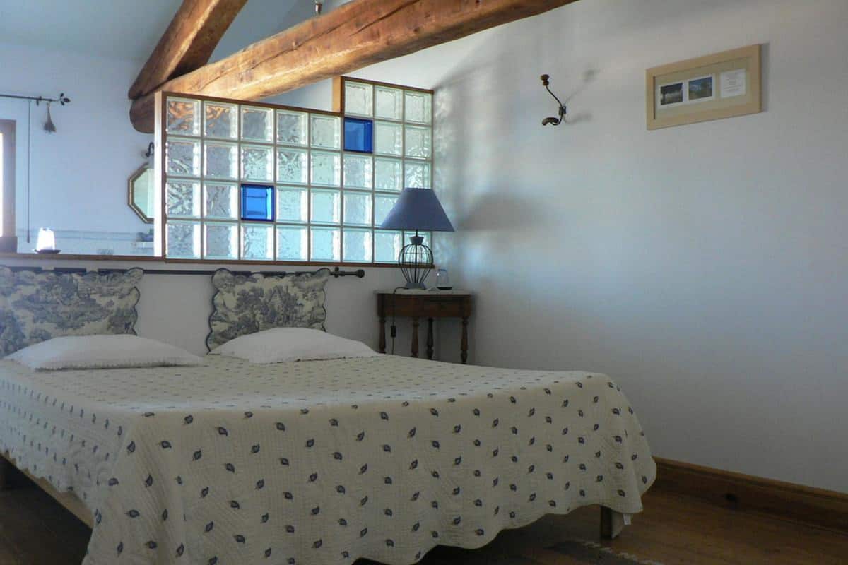 Double Room, 1 King Bed | Premium bedding, blackout drapes, cribs (free), WiFi (free)