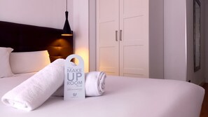 1 bedroom, desk, soundproofing, free WiFi - Woohoo Suites Madrid (Madrid)