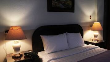 Shower, free toiletries, towels