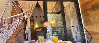 Encino House Hotel Boutique