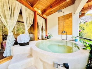 Private spa tub