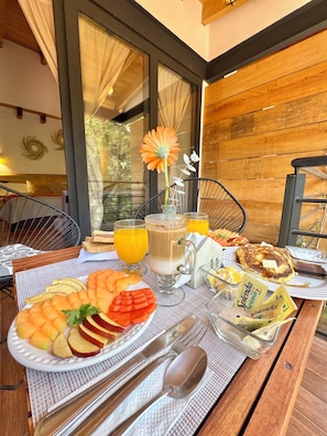 Daily cooked-to-order breakfast for a fee