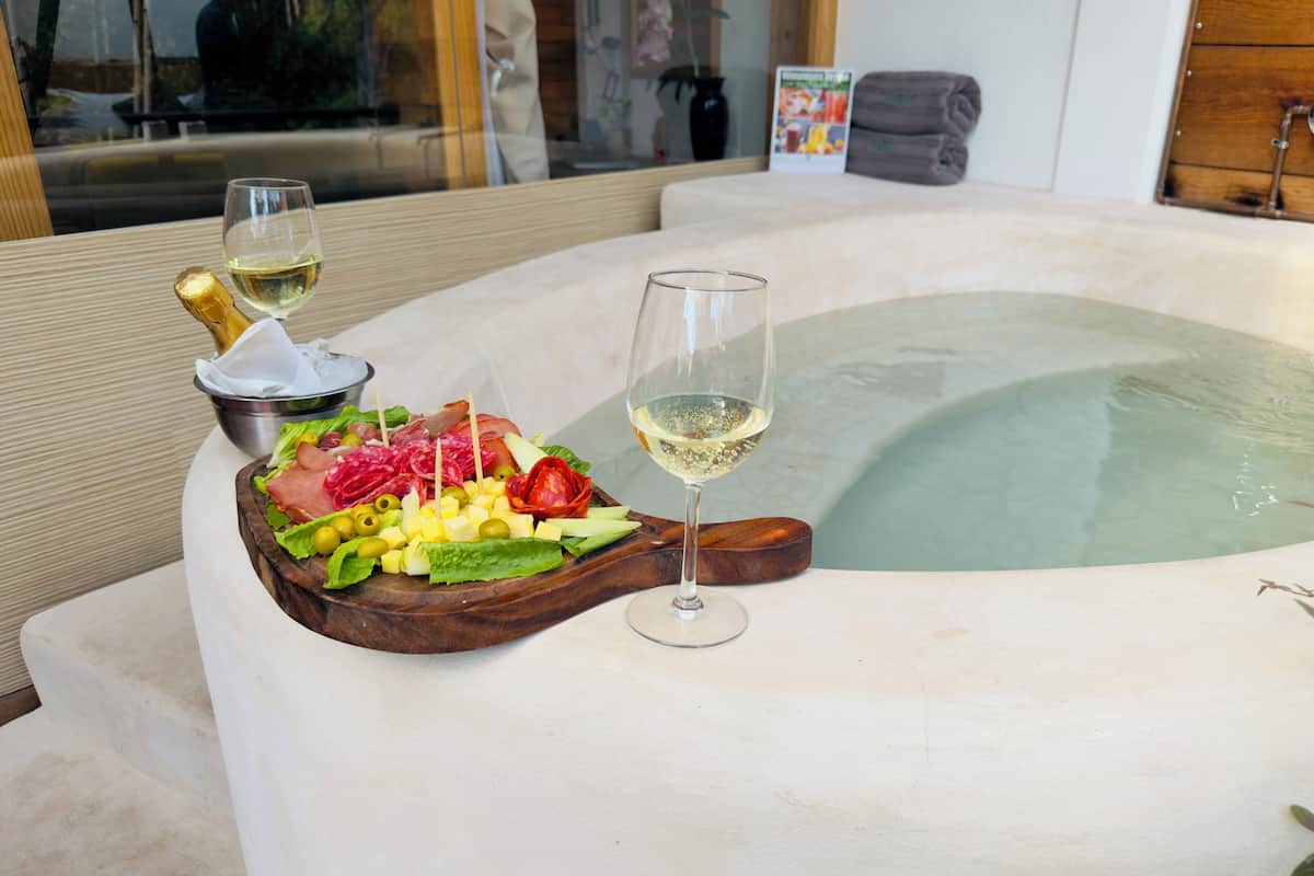 Family Suite, Hot Tub | Private spa tub