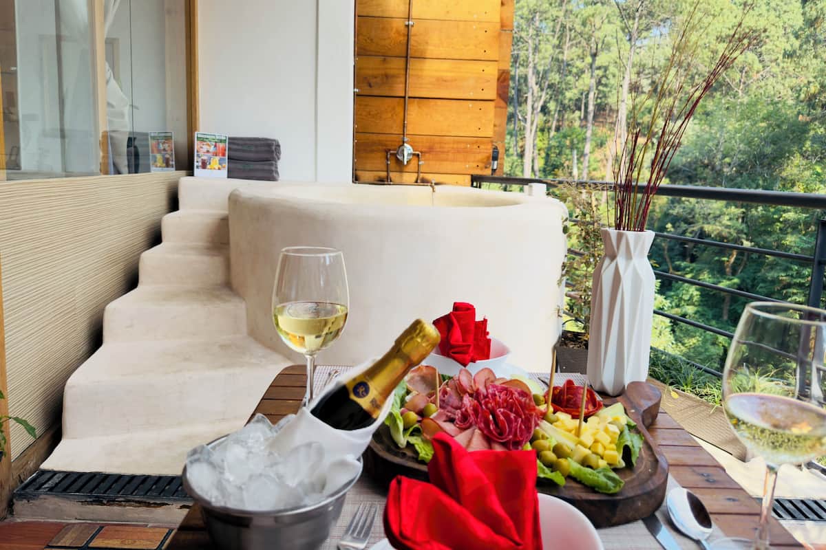 Family Suite, Hot Tub | Private spa tub