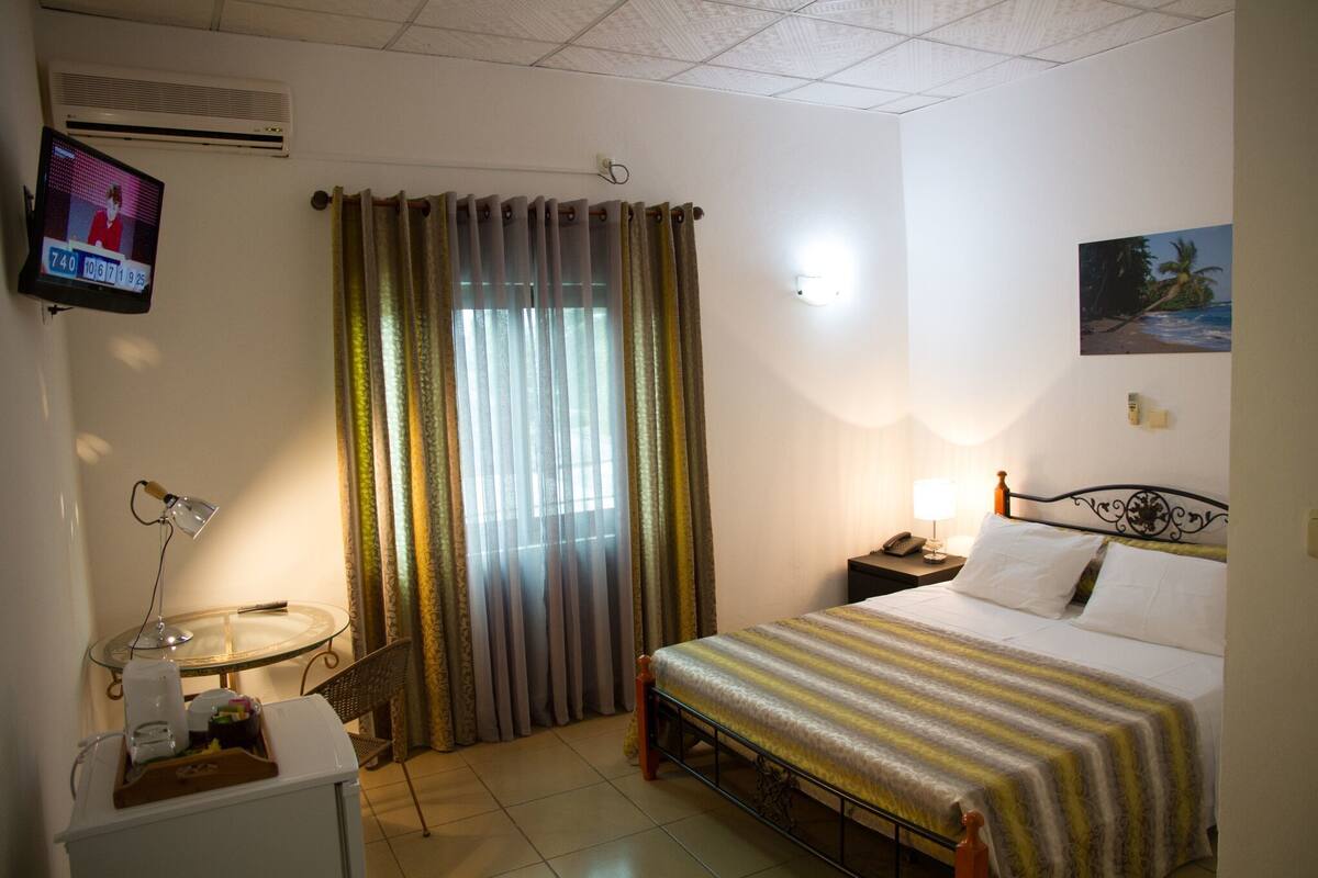 Cots/infant beds, free WiFi, bed sheets
