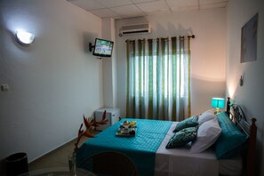 Cots/infant beds, free WiFi, bed sheets