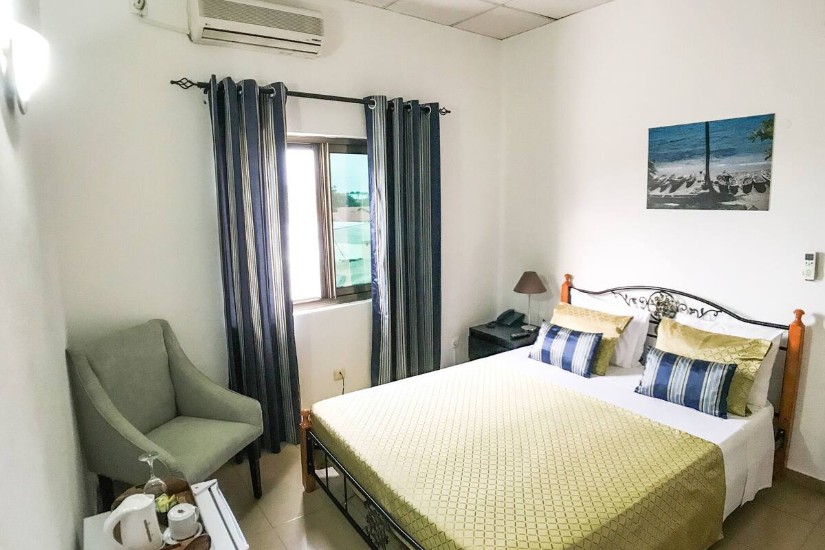 Single Room | Cots/infant beds, free WiFi, bed sheets