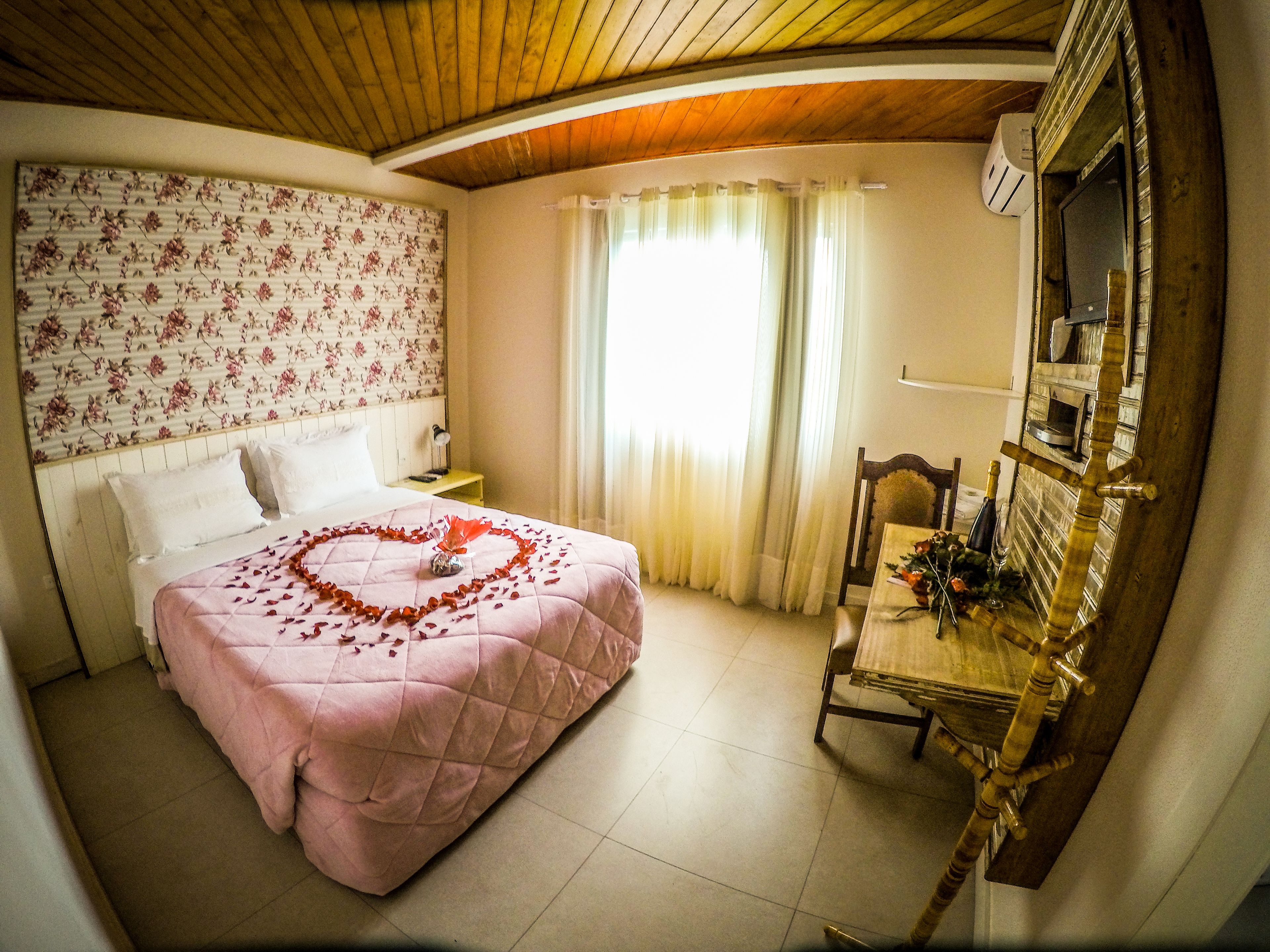 Double Room Single Use | Premium bedding, minibar, individually decorated, individually furnished