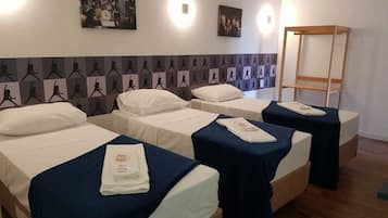 Frigobar, roupa de cama, acesso para cadeiras de rodas