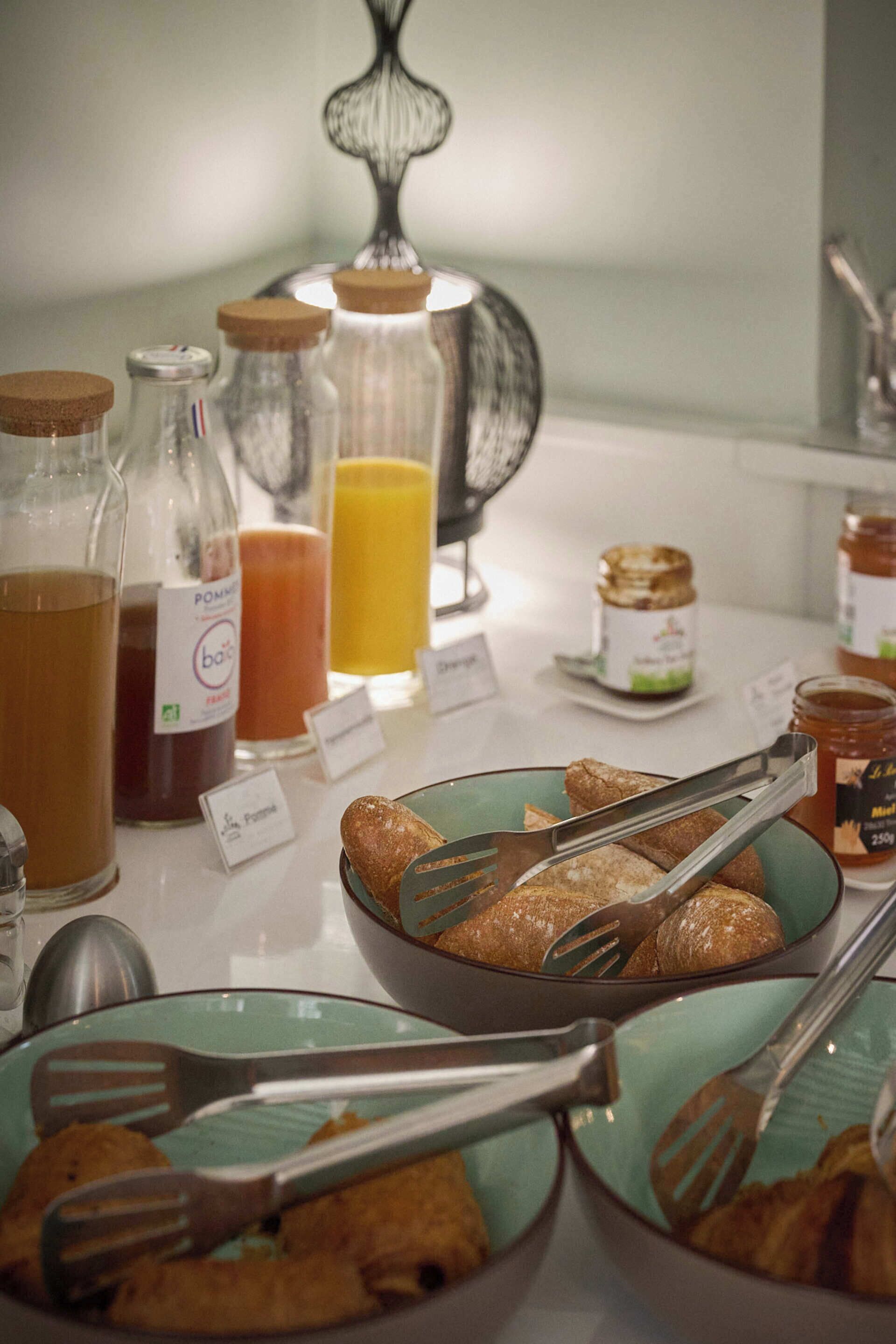 daily continental breakfast (eur 16 per person)