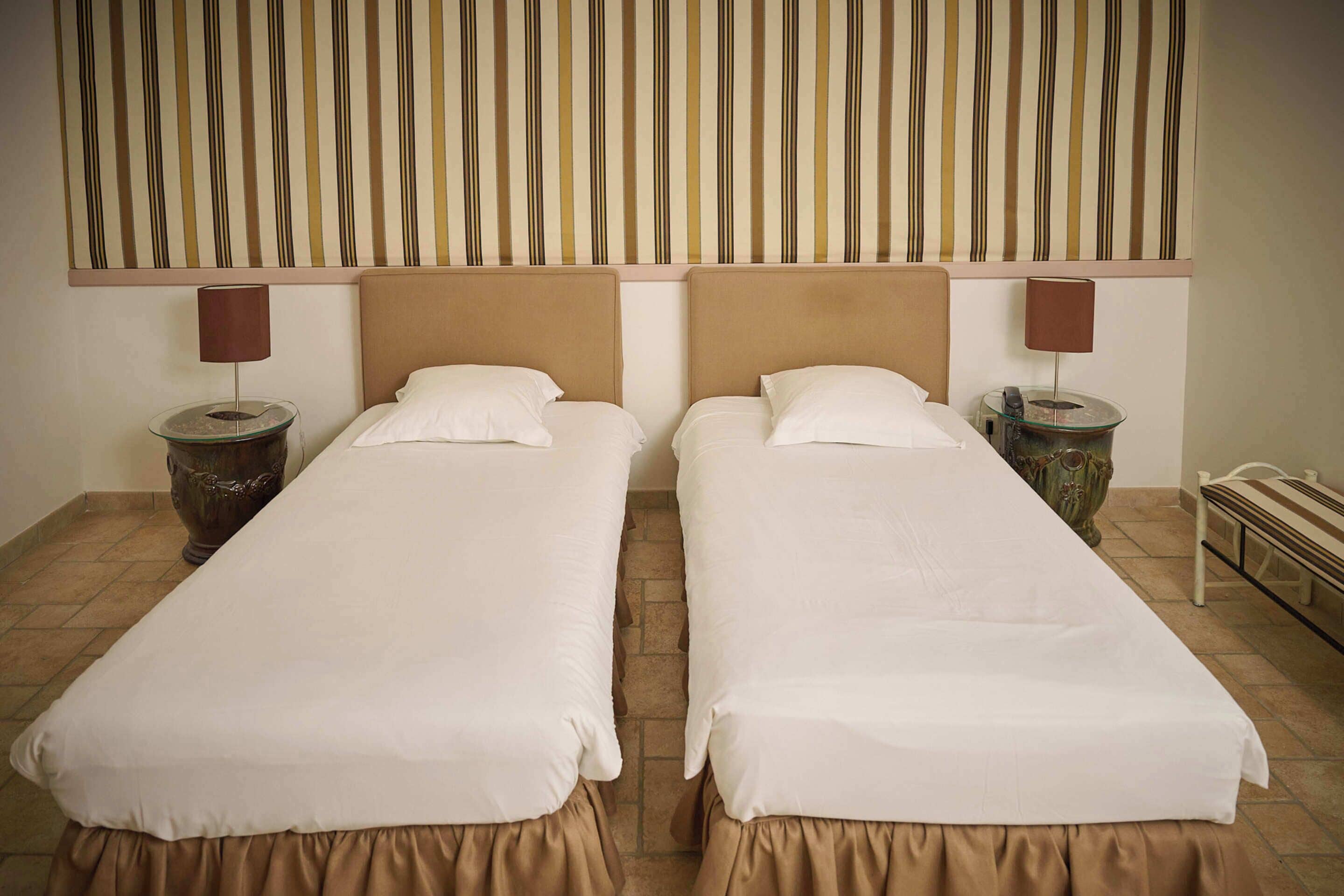 deluxe twin room, ensuite (douves) | 1 bedroom, individually decorated, individually furnished, desk