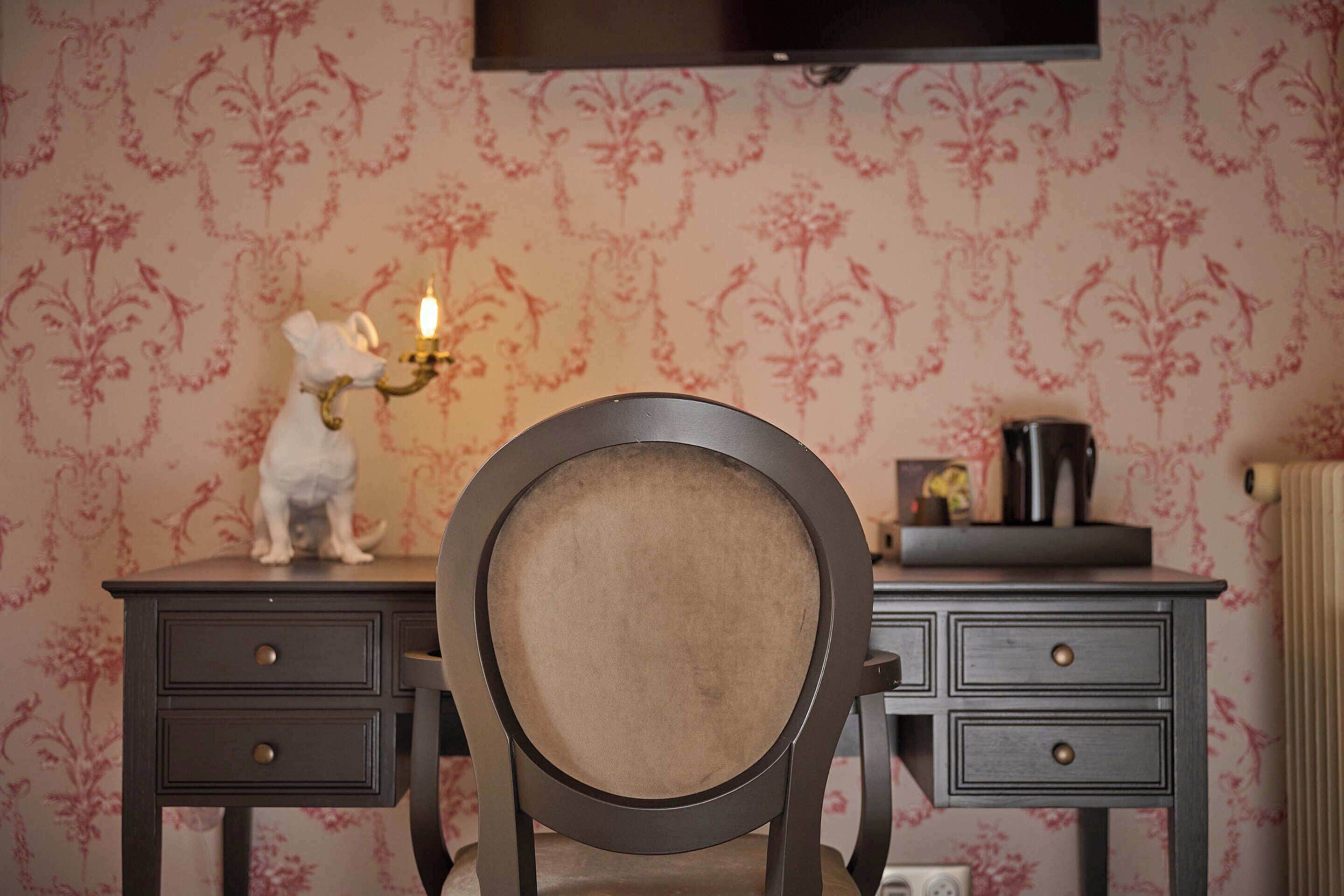 superior twin room (château) | 1 bedroom, individually decorated, individually furnished, desk